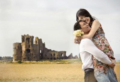 Engagement shoot: Outside Tantallon Castle