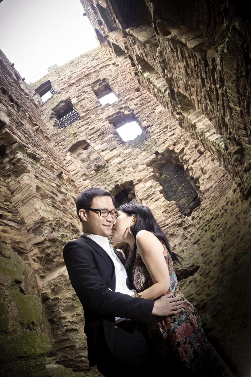 Engagement shoot: In Tantallon Castle ruins