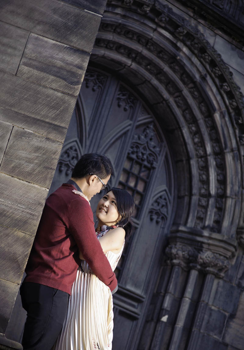 Engagement shoot: At St Giles' Cathedral entrance