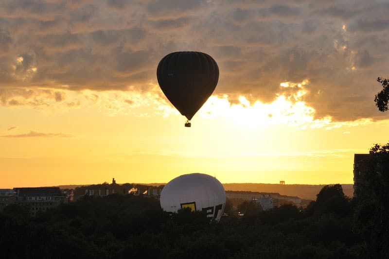 Hot air balloon