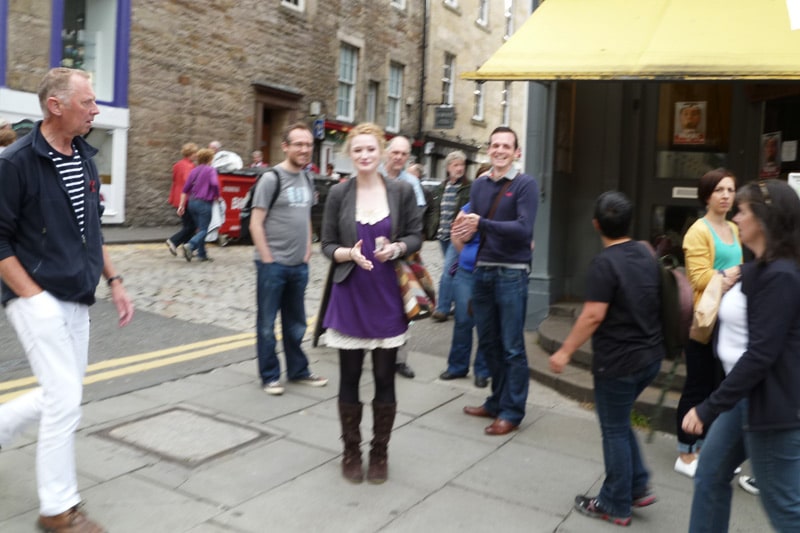 Edinburgh PE Meetup (2013): PE Readers at the entrance of Henderson's
