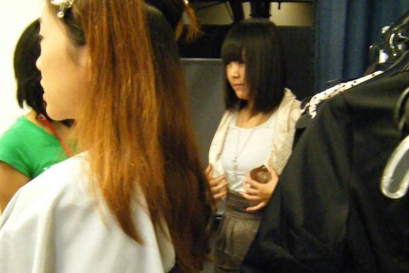 Simply Her Photoshoot (July 2010): Celes preparing