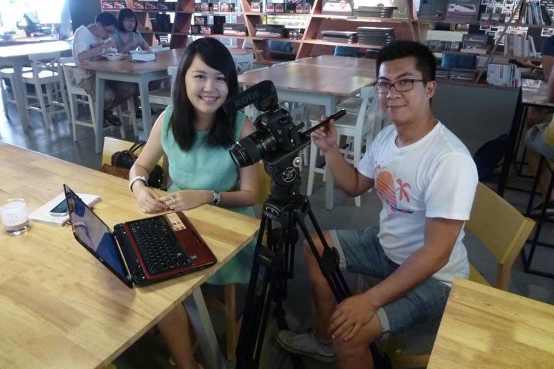 Soul Sisters: Filming in cafe, Celes and Ben