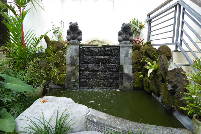 Ubud Villa: Water fountain