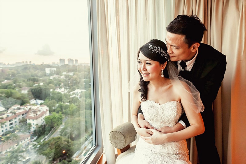 Celes and Ken looking out of window